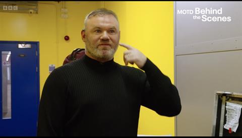 Wayne Rooney lần đầu tiết lộ mất thính lực tai trái